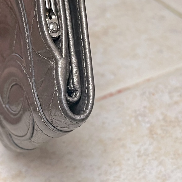 RARE✨Chanel Cambon compact wallet (Bronze) - Picture 11 of 16